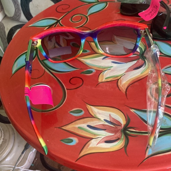Betsey Johnson multicolored sunglasses - Picture 10 of 16